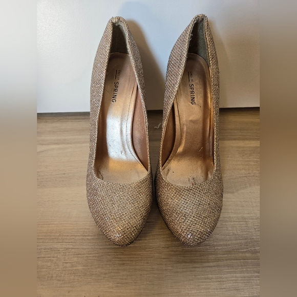 Gold Parler Pumps - Picture 1 of 3